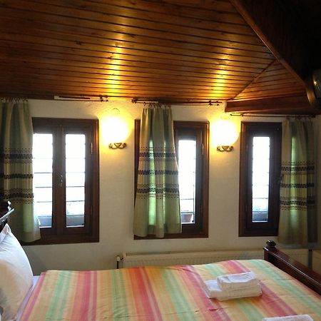 Guesthouse Eleni Palaios Panteleimonas Bagian luar foto